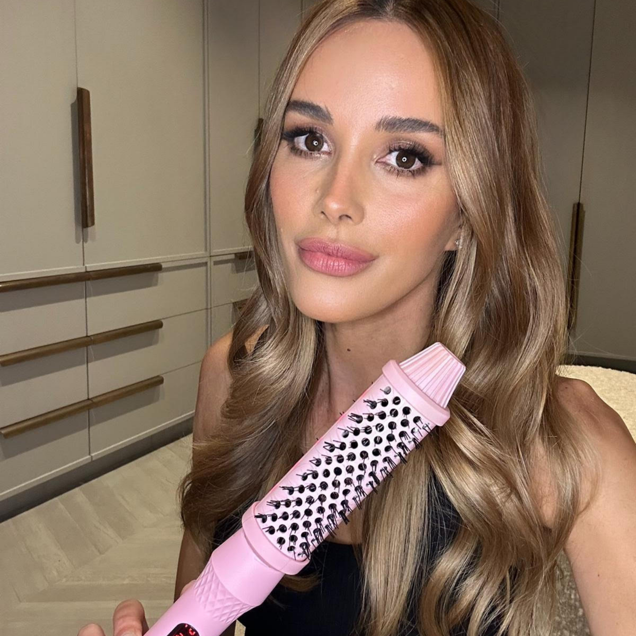 Bec Judd using the Mermade Hair Infrared Thermal Brush